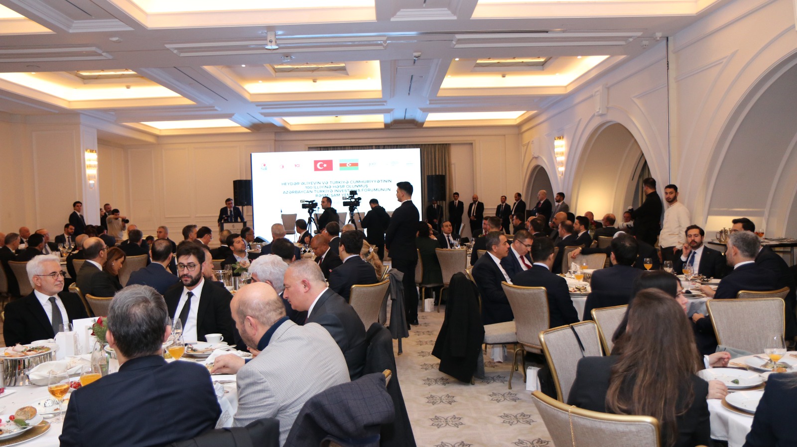 Azərbaycan-Türkiyə İnvestisiya Forumunun rəsmi şam yeməyi keçirilib.